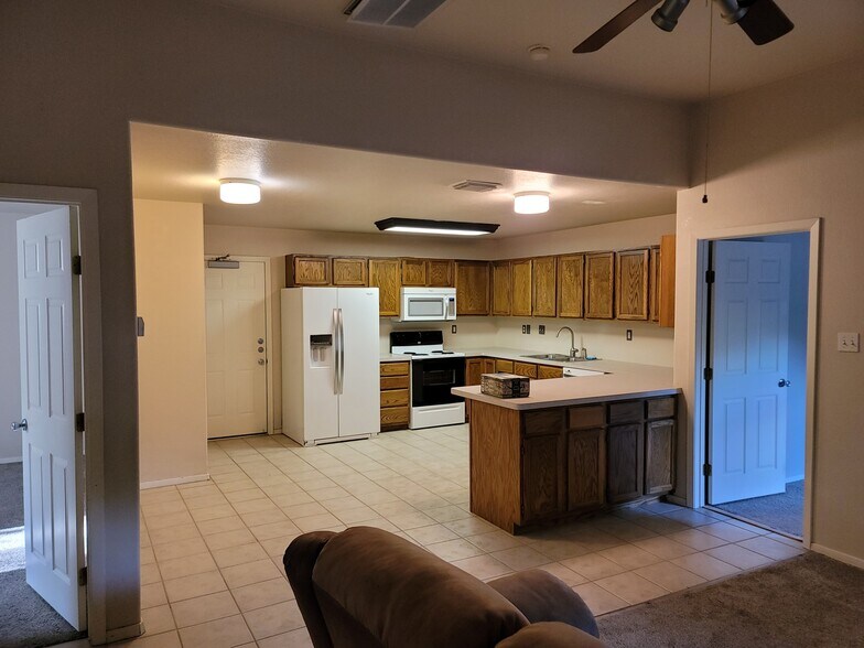 315B Rancho Bueno Dr., Georgetown, TX for rent - Interior Photo - Image 3 of 6