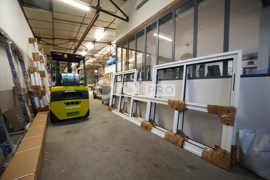 Light Industrial in Beauvallon to rent - Interior Photo - Image 3 of 7