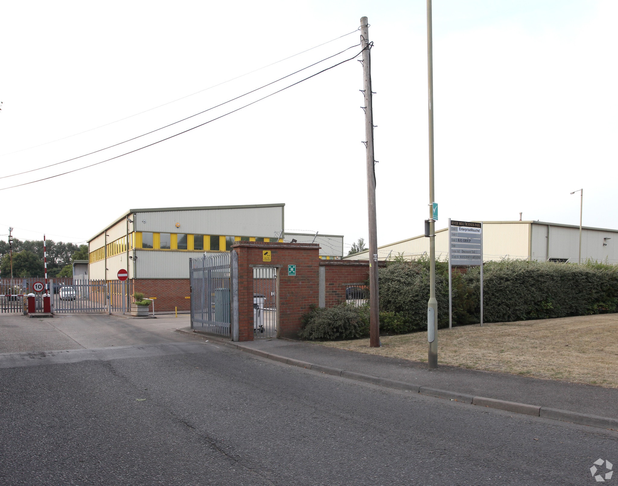 Mill Rd, Esher to rent Primary Photo- Image 1 of 13