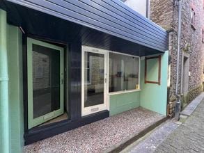 2 The Strand, Brixham to rent Building Photo- Image 1 of 5