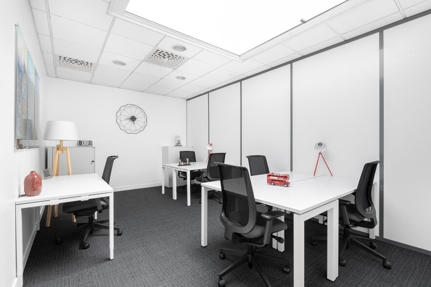 41-45 Rue De Villeneuve, Rungis to rent - Interior Photo - Image 3 of 10