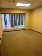 190 S La Salle St, Chicago, IL to rent Building Photo- Image 2 of 4