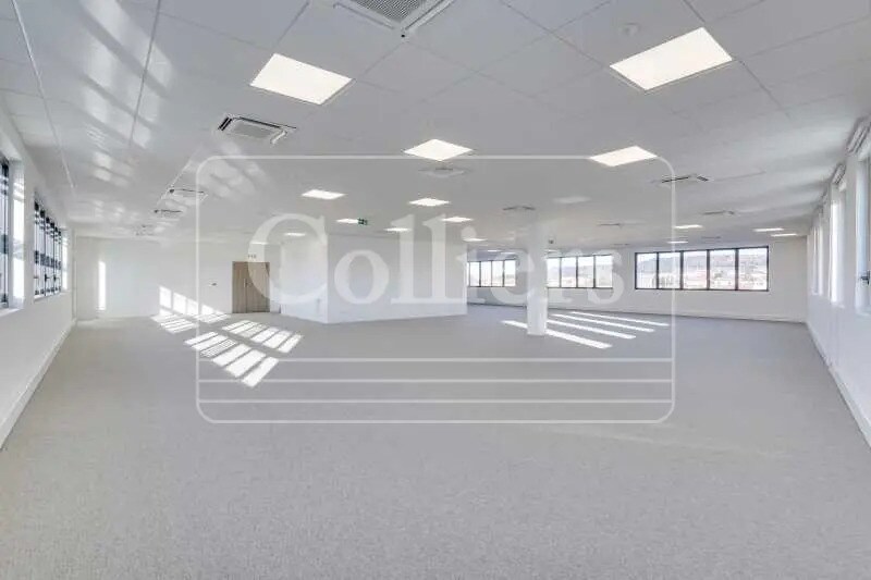 Office in Vitrolles to rent - Building Photo - Image 3 of 10