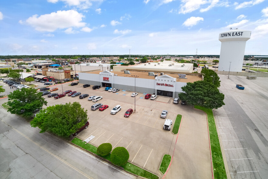 1616 N Town East Blvd, Mesquite, TX for rent - Building Photo - Image 1 of 17