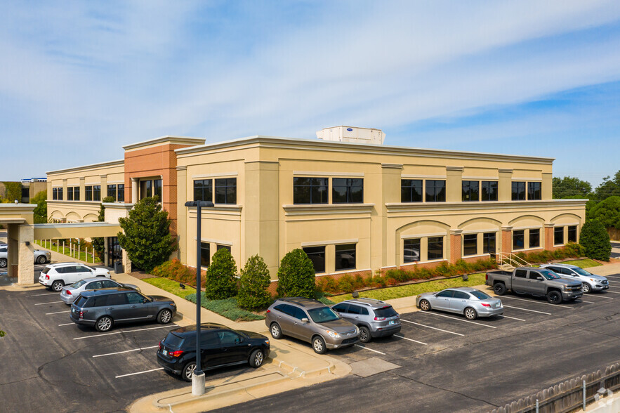 3705 NW 63rd St, Oklahoma City, OK for rent - Building Photo - Image 1 of 4