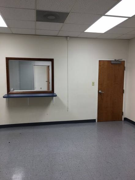 100 W Franklin St, Hagerstown, MD for rent - Building Photo - Image 3 of 81