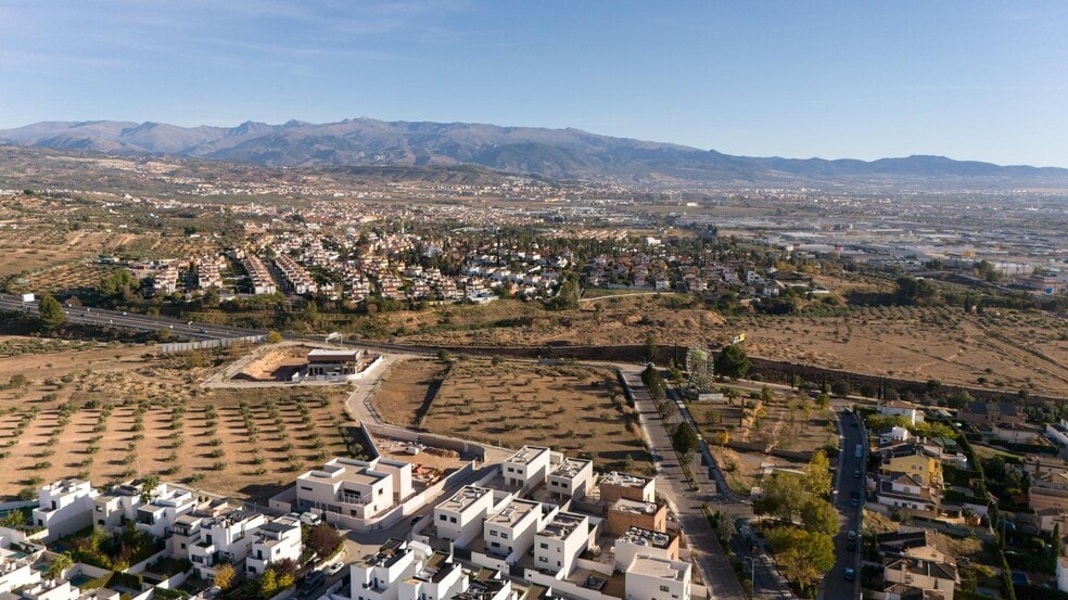 Land in Albolote, Granada for sale - Aerial - Image 2 of 11