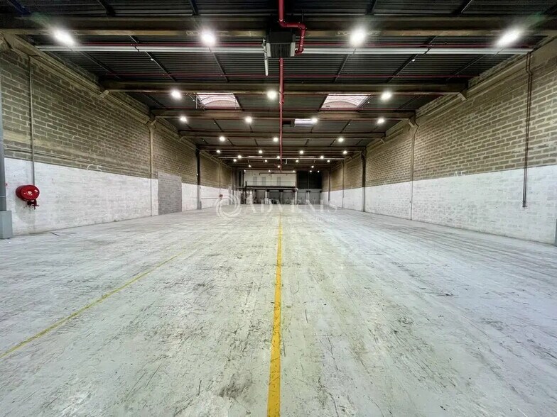 Industrial in Herblay-sur-Seine to rent - Building Photo - Image 3 of 9