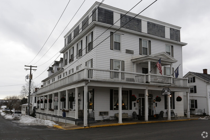 213 S Holliday St, Strasburg, VA for sale - Building Photo - Image 3 of 4