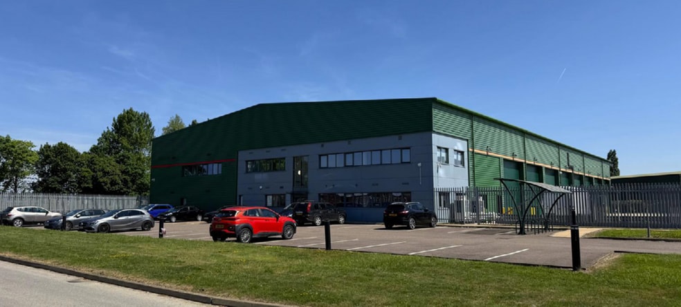 Westcott Venture Park, Aylesbury to rent - Building Photo - Image 2 of 7