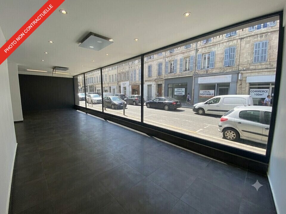 Retail in Marseille to rent Building Photo- Image 1 of 4