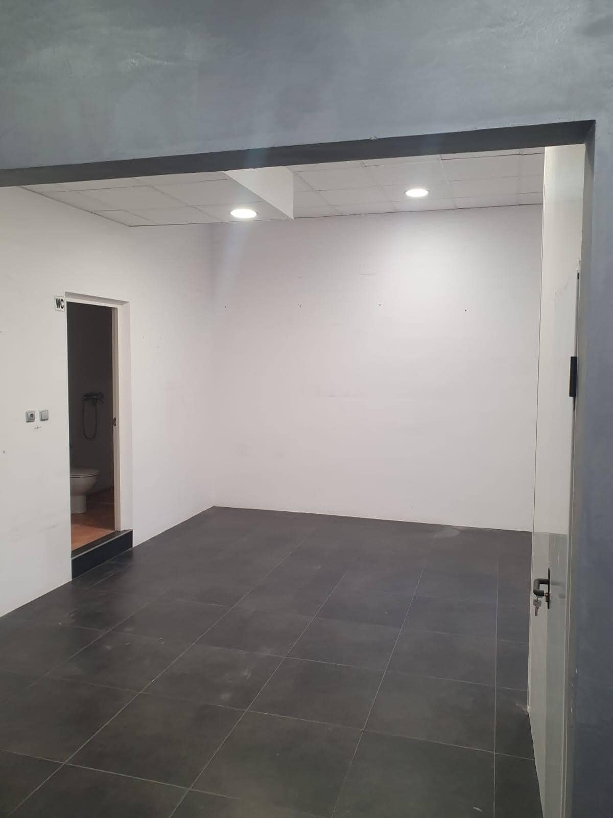 Retail in Tortosa, Tarragona to rent Interior Photo- Image 1 of 4