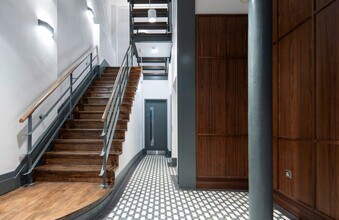 42-44 Beak St, London to rent Lobby- Image 2 of 7