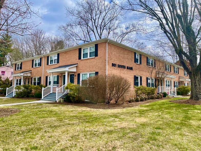 801 S Main St, Blacksburg, VA for sale - Primary Photo - Image 1 of 1