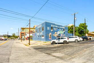 109 W Grayson St, San Antonio, TX for rent Building Photo- Image 1 of 5