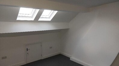 18 High St W, Glossop to rent Interior Photo- Image 1 of 1