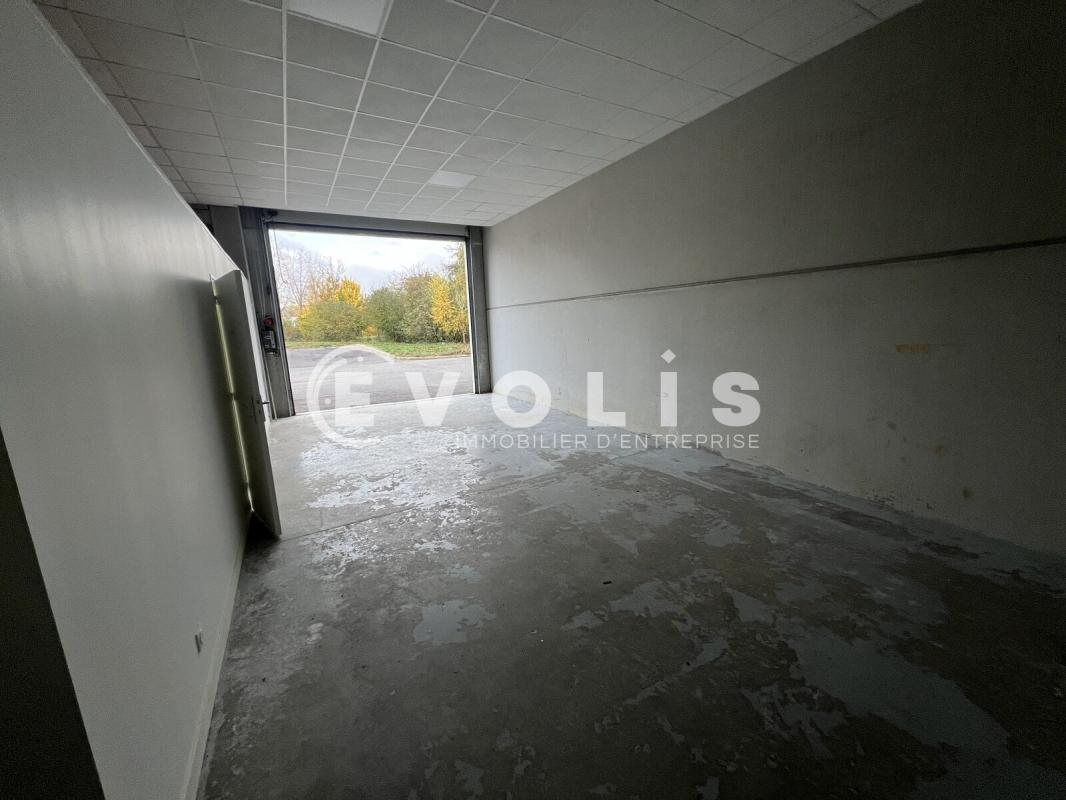 Light Industrial in Serris to rent Interior Photo- Image 1 of 7