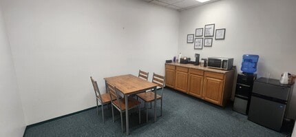 1625 E Shaw Ave, Fresno, CA to rent Interior Photo- Image 2 of 3