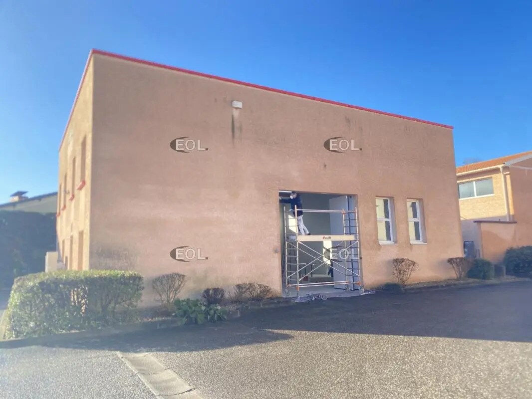 Industrial in Toussieu to rent Building Photo- Image 1 of 11