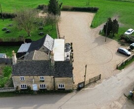 Five Horseshoes Ln, Stamford to rent Building Photo- Image 2 of 7