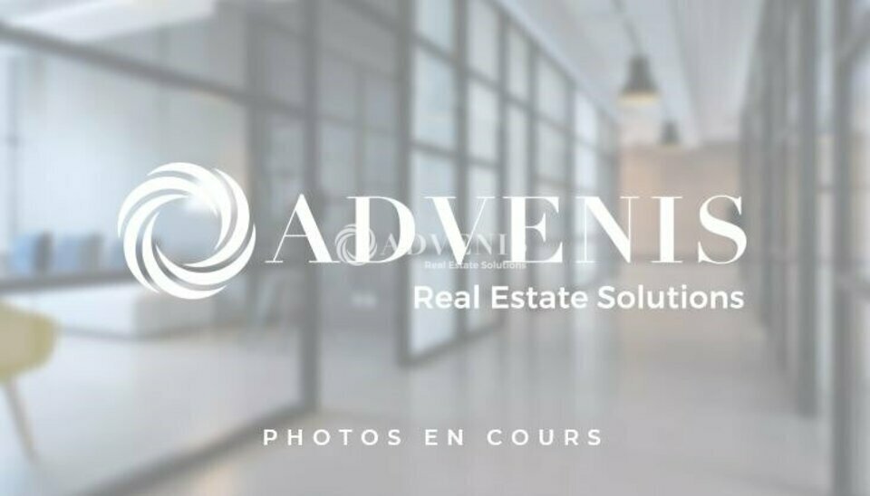 Light Industrial in Paris to rent Lobby- Image 1 of 2