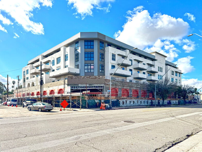 1822 Johnston St, Los Angeles, CA for sale - Building Photo - Image 1 of 8