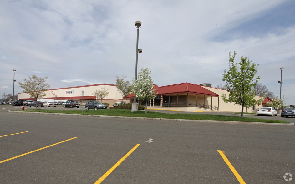 1559 King St, Enfield 06082 UK