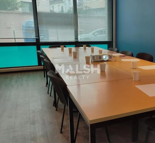 Retail in Lyon for sale - Interior Photo - Image 3 of 5