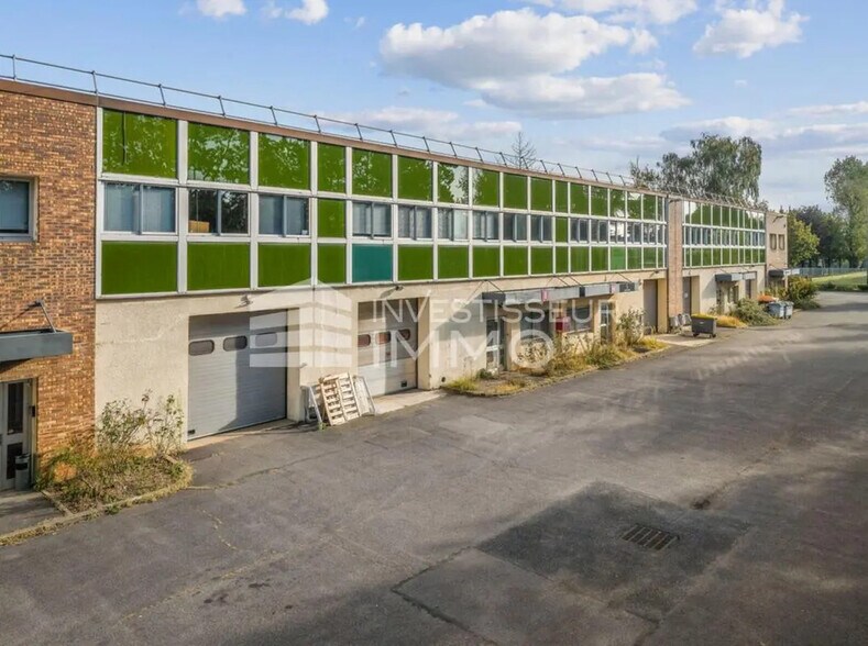 Light Industrial in Les Ulis to rent - Building Photo - Image 3 of 3