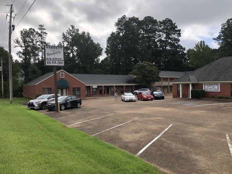 5719 Highway 25, Flowood, MS for rent - Building Photo - Image 1 of 34