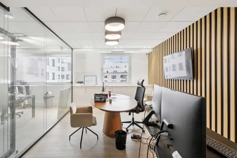 13 Bis Rue De L'Abreuvoir, Courbevoie to rent Interior Photo- Image 1 of 11