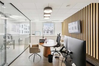 13 Bis Rue De L'Abreuvoir, Courbevoie to rent Interior Photo- Image 1 of 11