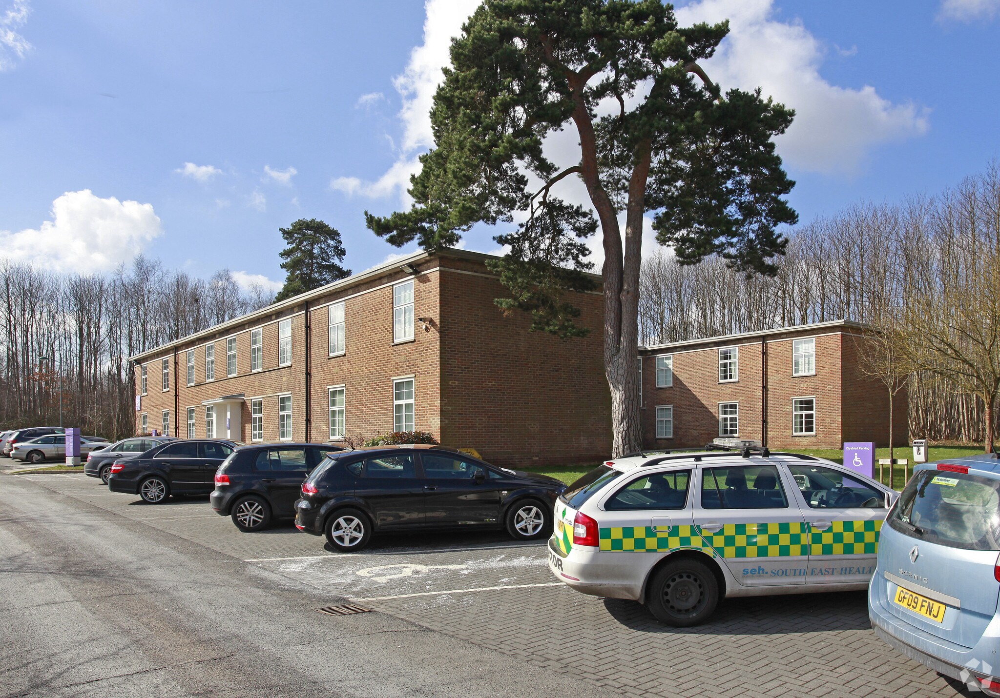 50 Churchill Sq, West Malling for sale Primary Photo- Image 1 of 1