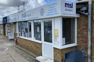 Woodlands Avenue, Poole to rent Building Photo- Image 2 of 5