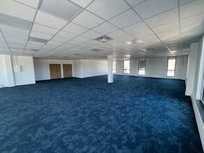 Office in Plaisir for sale Interior Photo- Image 1 of 5