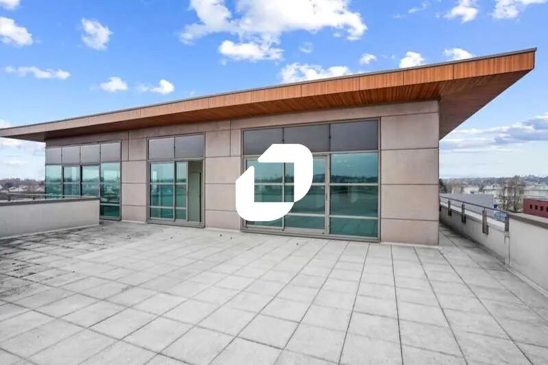 2 Avenue De La Carelle, Villeneuve-le-Roi to rent - Building Photo - Image 3 of 13