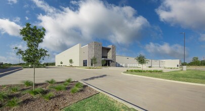 I-35 E, Denton, TX for rent Building Photo- Image 2 of 13