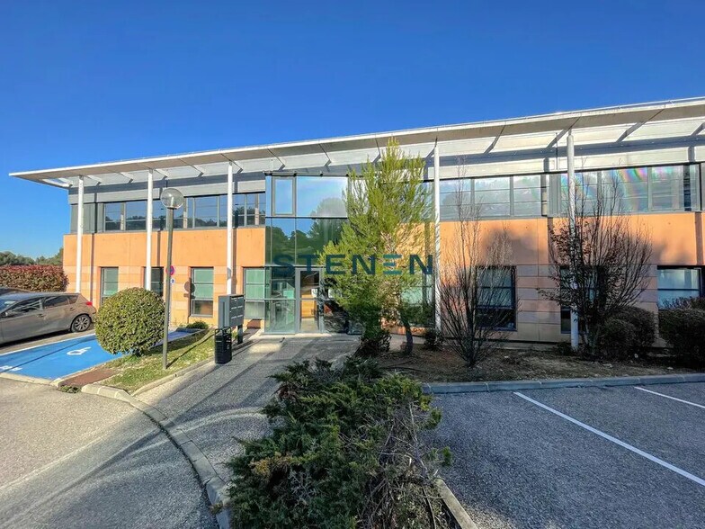 Office in Aix-en-Provence to rent - Building Photo - Image 3 of 15