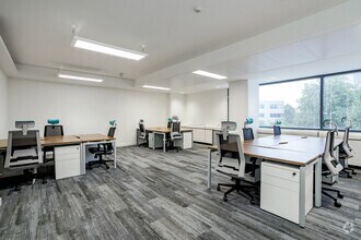 1000 Great West Rd, Brentford to rent Interior Photo- Image 2 of 11