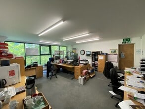 Pitreavie Cres, Dunfermline to rent Interior Photo- Image 1 of 4