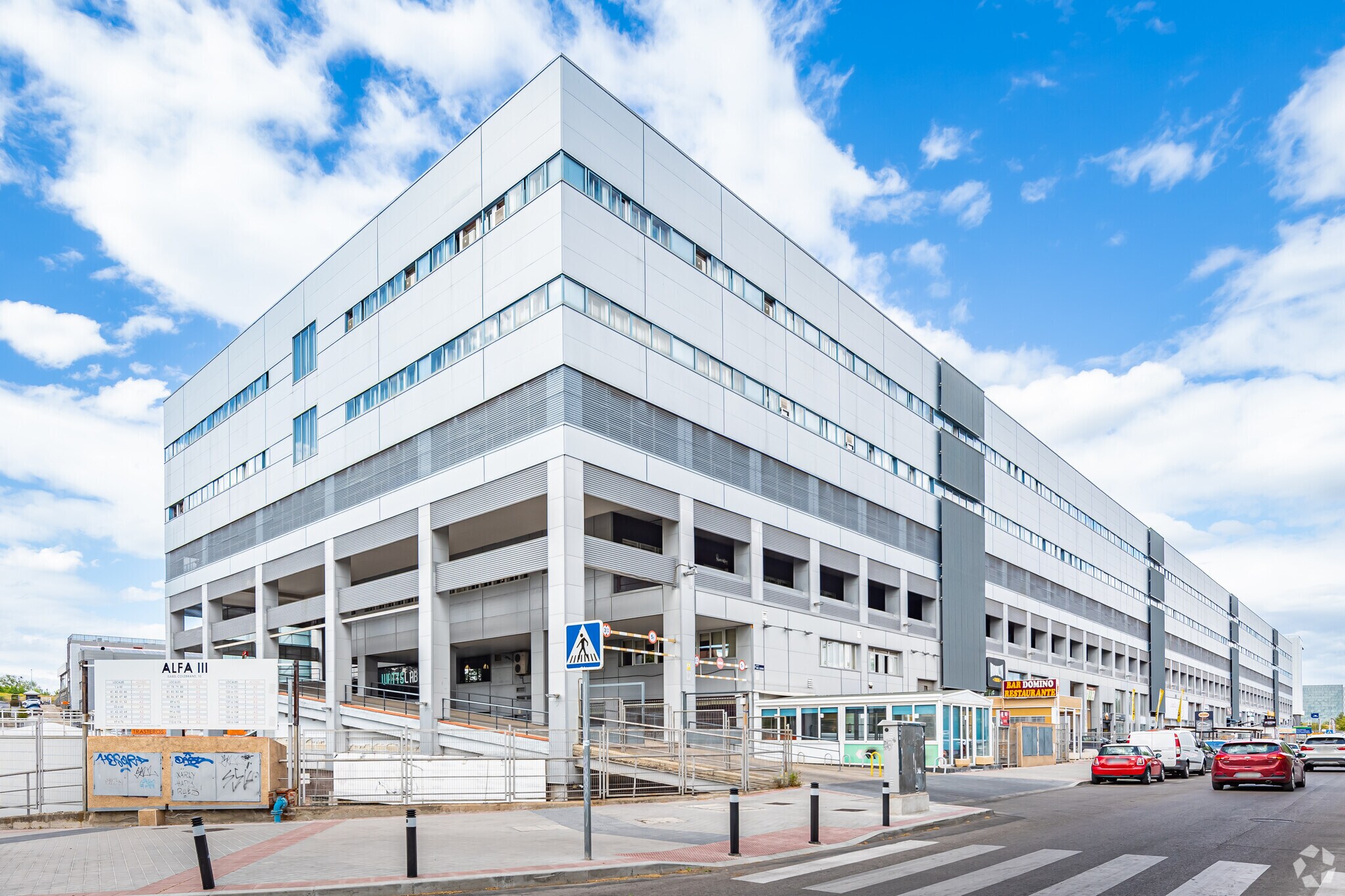 Calle de Isabel Colbrand, 10-12, Madrid, Madrid to rent Primary Photo- Image 1 of 19