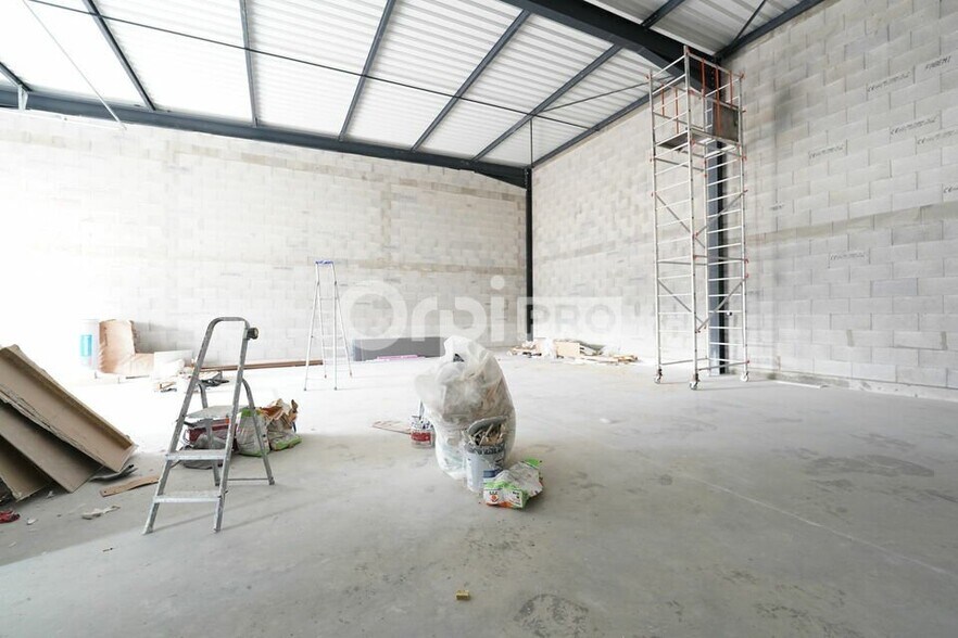 275 Rue Du Petit Bois, Mornant to rent - Construction Photo - Image 3 of 10