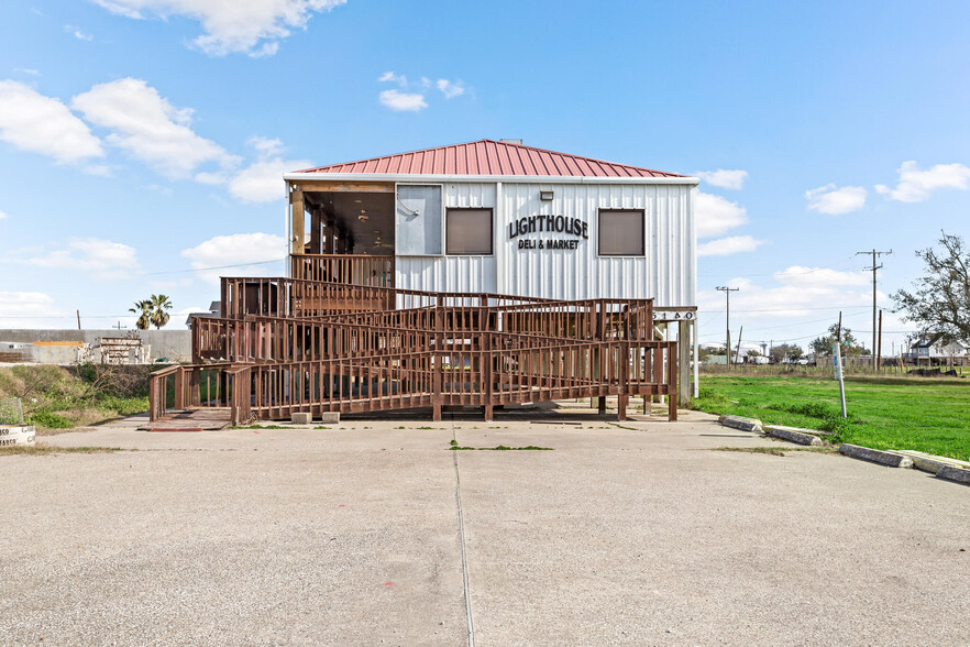 5140 Gulfway Dr, Sabine Pass, TX for sale - Building Photo - Image 2 of 36