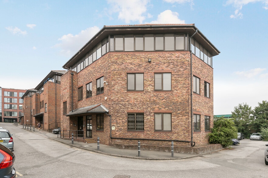 288 Chase Rd, London to rent - Primary Photo - Image 1 of 19