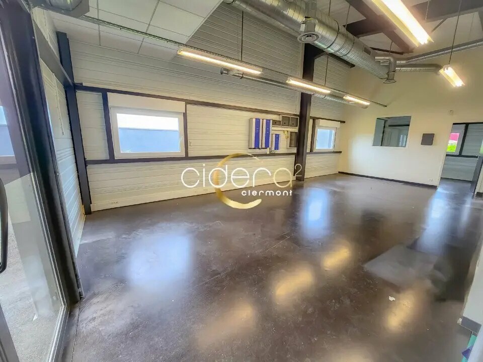 Location Bureaux 90 m² - Photo 1