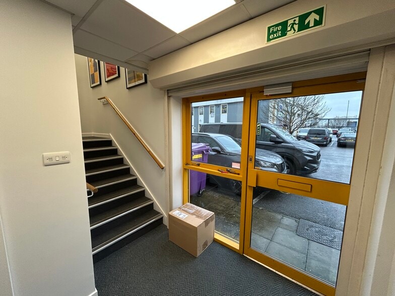 Windmill Rd, Kenn for sale - Interior Photo - Image 3 of 10