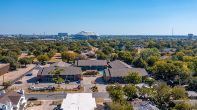 927 N Oak St, Arlington, TX - AERIAL  map view - Image1