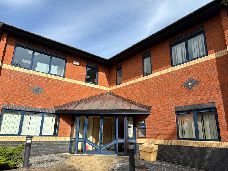 Pynes Hl, Exeter to rent - Building Photo - Image 2 of 3