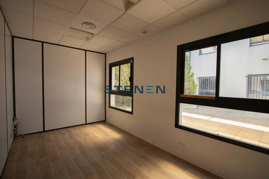 Office in Aix-en-Provence to rent - Interior Photo - Image 3 of 22