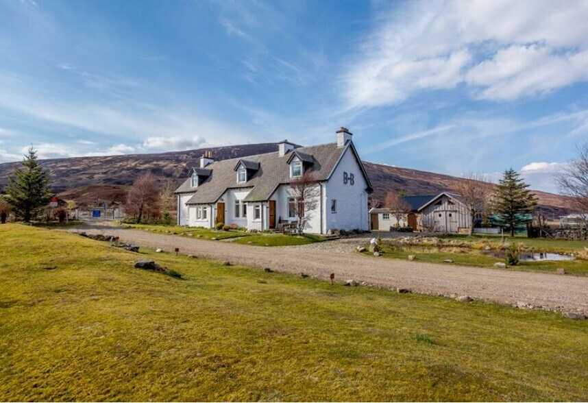 Balsporran Cottages, Dalwhinnie for sale - Primary Photo - Image 1 of 1